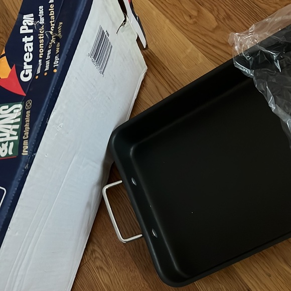 Calphalon roasting pan 13”x9”x2 1/2” NEW never used - Picture 3 of 3